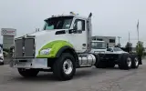 2023 Kenworth T880