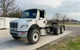 2016 Freightliner M2106