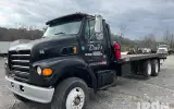 2000 Sterling L7500
