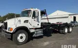 2005 Mack CV713
