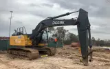 2017 John Deere 210G LC