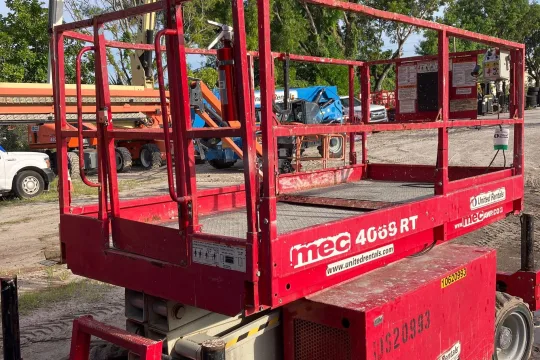 Used 2017 MEC 4069RT Rough Terrain Lift #A5209890 for sale