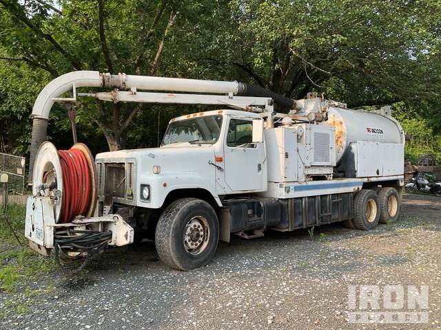 Used 2000 International 2554 Excavator #A0370140 for sale