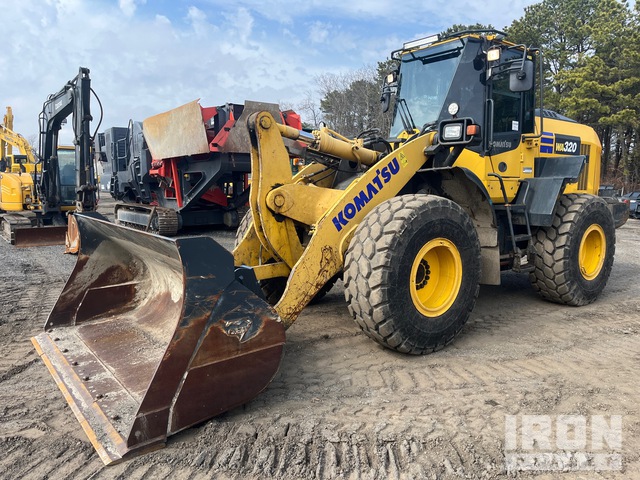 Komatsu WA320-8