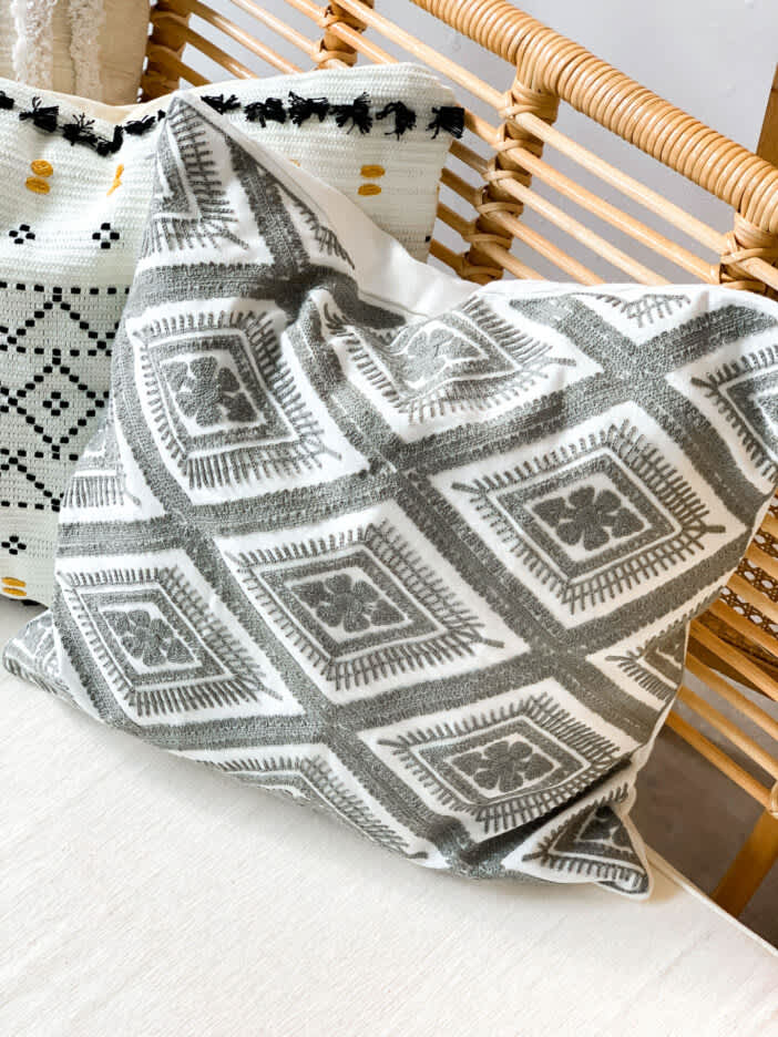 Pillow Cover Embroidery 03