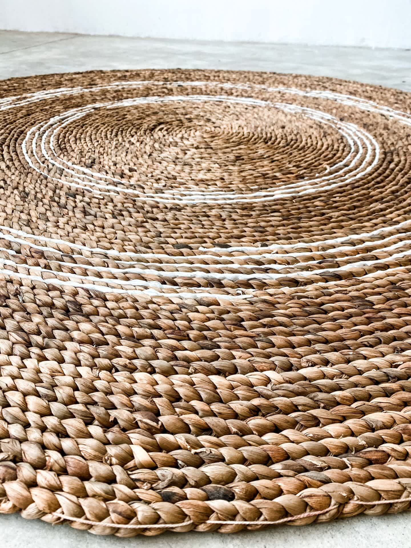 Round Jute Rug White Inline