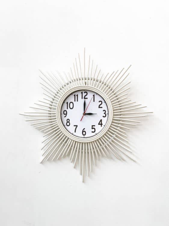 Synthetic Wall Clock 03