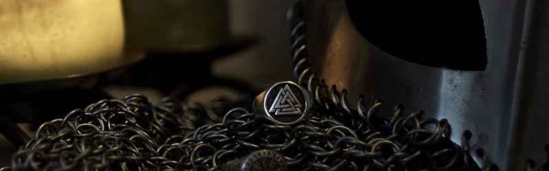 Highland Park Valknut, geïnspireerd op de Noorse mythologie.