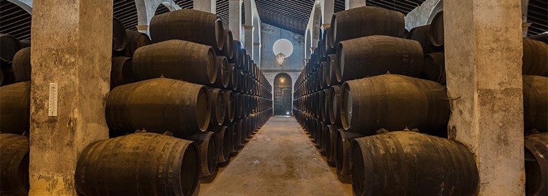 Sherry rijpt via een solera-systeem