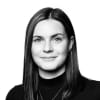 En profilbild av fastighetsmäklare Sandra Lindh