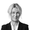 En profilbild av fastighetsmäklare Ann-Sofie Johansson