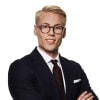 En profilbild av fastighetsmäklare Alfred Gunnarsson