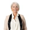 En profilbild av fastighetsmäklare Karolina Holmström