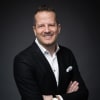 En profilbild av fastighetsmäklare Pär Åkerström