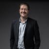 En profilbild av fastighetsmäklare Jens Bengtsson