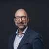 En profilbild av fastighetsmäklare Krister Lundqvist