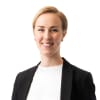 En profilbild av fastighetsmäklare Alma Röding