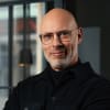 En profilbild av fastighetsmäklare Johan Hammarström
