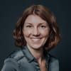 En profilbild av fastighetsmäklare Lena Brissman Janhäll