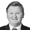 En profilbild av fastighetsmäklare Carl Lindstål
