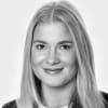 En profilbild av fastighetsmäklare Vilma Hansson