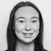 En profilbild av fastighetsmäklare Sara Jörgensen
