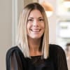 En profilbild av fastighetsmäklare Alexandra von Zweigbergk