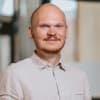 En profilbild av fastighetsmäklare Björn Byrén