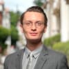 En profilbild av fastighetsmäklare Arvid Sjöquist