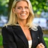 En profilbild av fastighetsmäklare Anna Ytander