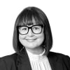 En profilbild av fastighetsmäklare Malin Vesterberg