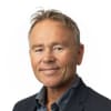 En profilbild av fastighetsmäklare Jörgen Isacsson