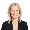 En profilbild av fastighetsmäklare Emily Rosqvist Ström