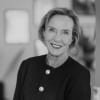En profilbild av fastighetsmäklare Karin Hebbe