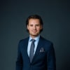 En profilbild av fastighetsmäklare William Pernefors