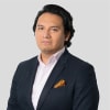 En profilbild av fastighetsmäklare Rikard Billborn