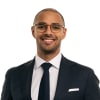 En profilbild av fastighetsmäklare Anton Dahlström