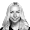 En profilbild av fastighetsmäklare Amanda Emme
