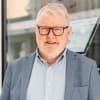 En profilbild av fastighetsmäklare Stefan Bergstedt