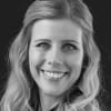 En profilbild av fastighetsmäklare Sofia Malmsten