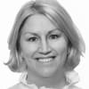 En profilbild av fastighetsmäklare Sara Engström
