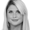 En profilbild av fastighetsmäklare Johanna Larsson