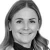 En profilbild av fastighetsmäklare Lina Öberg