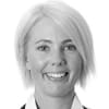 En profilbild av fastighetsmäklare Karolina Holmström