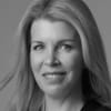 En profilbild av fastighetsmäklare Camilla Lindgren
