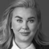 En profilbild av fastighetsmäklare Lisa Simu