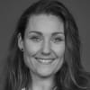 En profilbild av fastighetsmäklare Sara Lindstrand