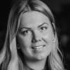 En profilbild av fastighetsmäklare Linn Nyman