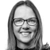 En profilbild av fastighetsmäklare Anna Norman