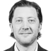 En profilbild av fastighetsmäklare Sebastian Granath
